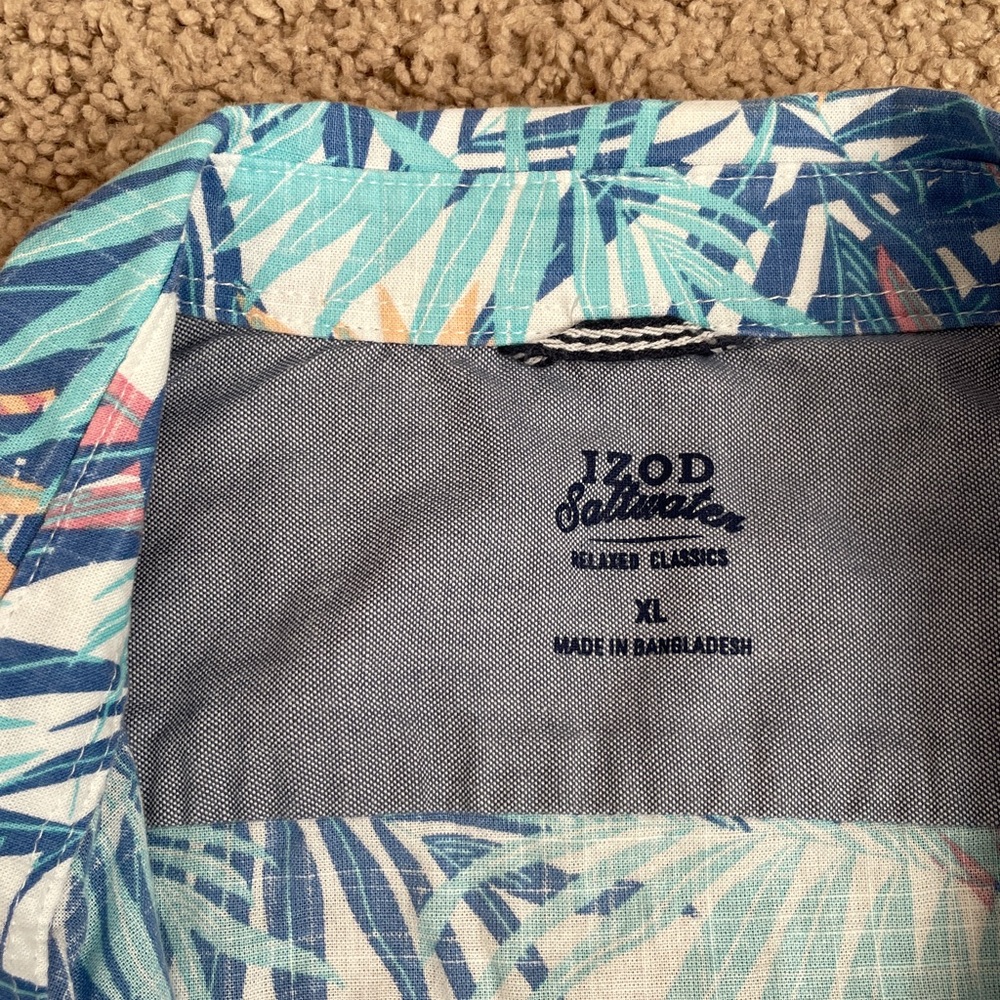 IZOD Saltwater Relaxed Classics Button Up Shirt Size XL - Picture 2 of 4